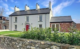 The Farmhouse At Corrstown Village