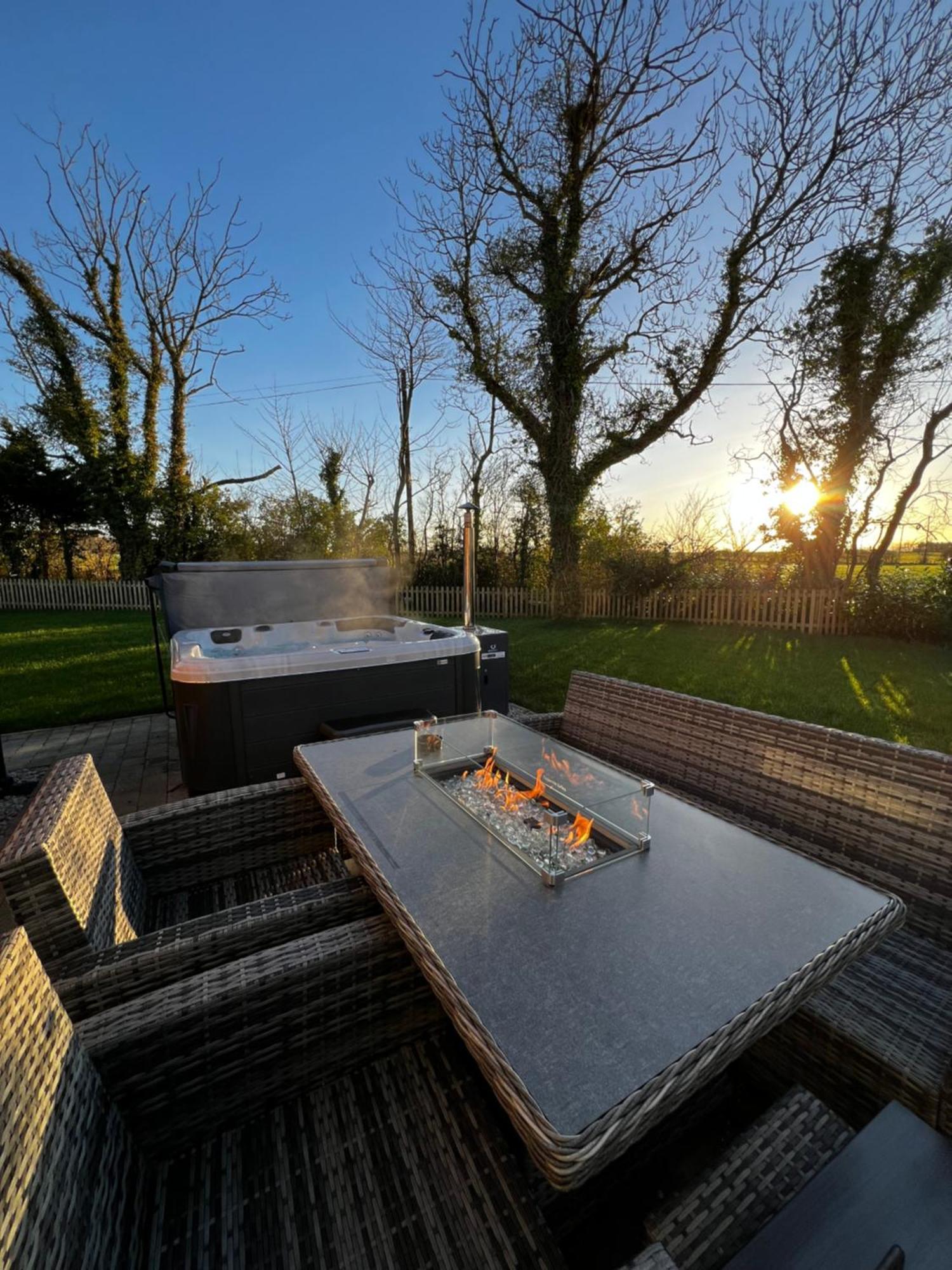 The Farmhouse At Corrstown Village Portrush Exterior photo